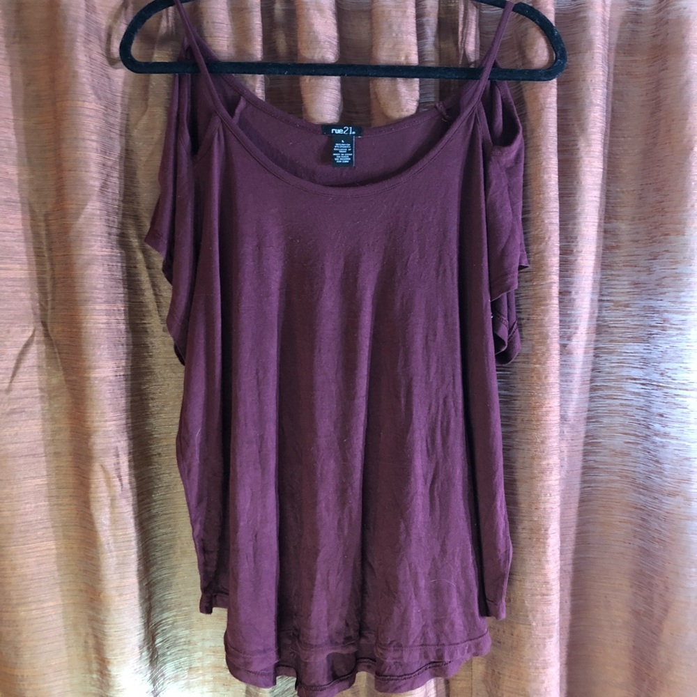 Burgundy cold shoulder tee
